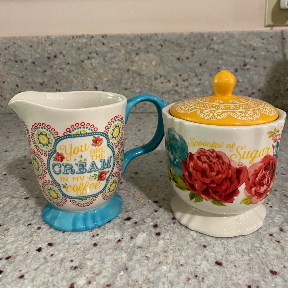 Pioneer Woman Cream & Sugar Set